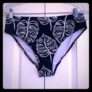 ☀️NWT bikini bottom